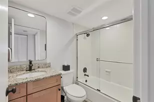 404 Cerromar Cir N, Venice, FL 34293 - Photo 11