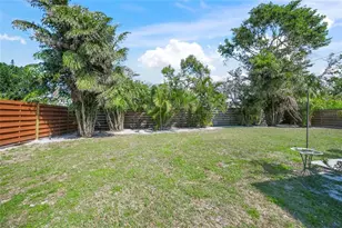 2427 Tulip St, Sarasota, FL 34239 - Photo 23