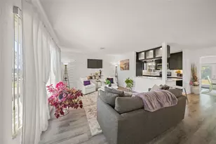 2427 Tulip St, Sarasota, FL 34239 - Photo 5