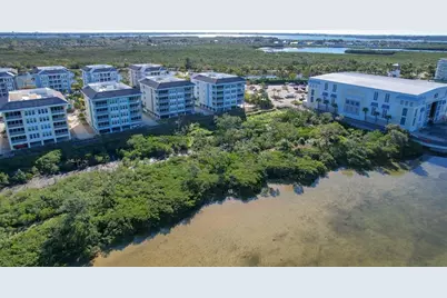 396 Aruba Circle #302, Bradenton, FL 34209 - Photo 31