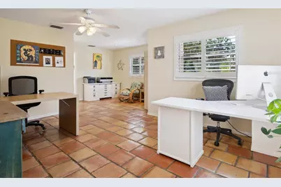 3648 Beneva Oaks Boulevard, Sarasota, FL 34238 - Photo 13