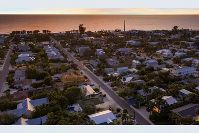 313 Magnolia Avenue, Anna Maria, FL 34216 - Photo 9