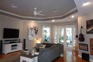 1354 Tearose Pl, Sarasota, FL 34239 - Photo 7