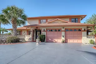 1444 Ridgewood Ln, Sarasota, FL 34231 - Photo 3