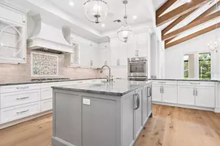 1575 Eastbrook Dr, Sarasota, FL 34231 - Photo 17