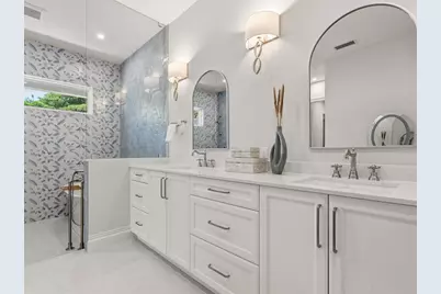 1575 Eastbrook Drive, Sarasota, FL 34231 - Photo 27