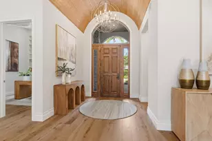 1575 Eastbrook Dr, Sarasota, FL 34231 - Photo 7