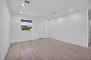 3952 S San Mateo Dr, North Port, FL 34288 - Photo 29