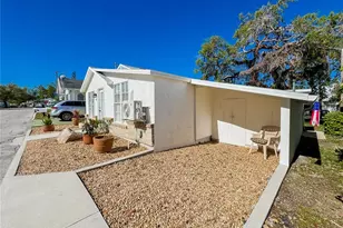 4 Braden Castle Dr, Bradenton, FL 34208 - Photo 3