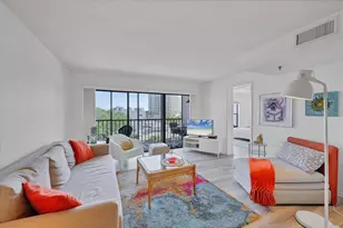 1001 Benjamin Franklin Dr, Sarasota, FL 34236 - Photo 3