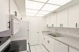 6124 43rd St W, Bradenton, FL 34210 - Photo 9