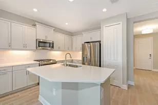 18137 Franklin Park Ct, Venice, FL 34293 - Photo 9