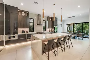 212 S Renellie Dr, Tampa, FL 33609 - Photo 11