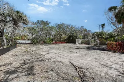 8504 Heron Lagoon Circle, Sarasota, FL 34242 - Photo 5