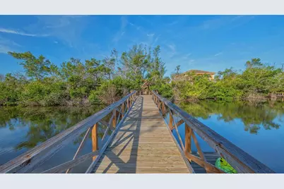 8504 Heron Lagoon Circle, Sarasota, FL 34242 - Photo 7