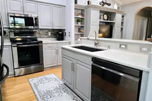 321 Reclinata Cir, Venice, FL 34292 - Photo 13