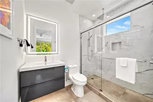 2327 Hillview St, Sarasota, FL 34239 - Photo 41