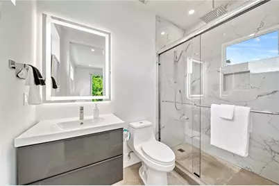 2327 Hillview Street, Sarasota, FL 34239 - Photo 45