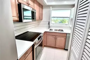 633 Alhambra Rd, Venice, FL 34285 - Photo 9