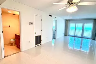 633 Alhambra Rd, Venice, FL 34285 - Photo 5