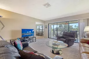 5630 Golf Pointe Dr, Sarasota, FL 34243 - Photo 11