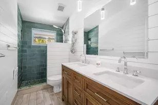 402 71st St, Holmes Beach, FL 34217 - Photo 21