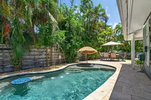 402 71st St, Holmes Beach, FL 34217 - Photo 59