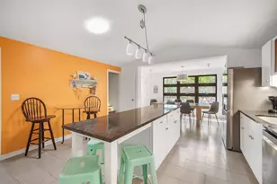 402 71st St, Holmes Beach, FL 34217 - Photo 15