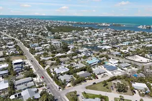 402 71st St, Holmes Beach, FL 34217 - Photo 69