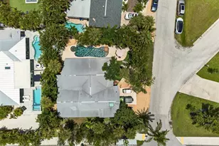 402 71st St, Holmes Beach, FL 34217 - Photo 3