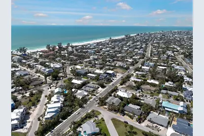 402 71st Street, Holmes Beach, FL 34217 - Photo 45