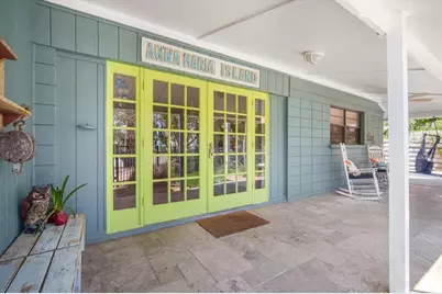 402 71st Street, Holmes Beach, FL 34217 - Photo 5