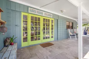 402 71st St, Holmes Beach, FL 34217 - Photo 5