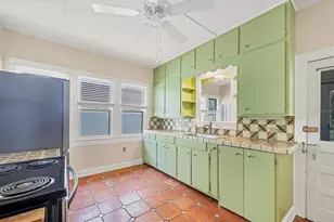 1679 Arlington St, Sarasota, FL 34239 - Photo 19