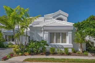 7782 Club Ln, Sarasota, FL 34238 - Photo 3