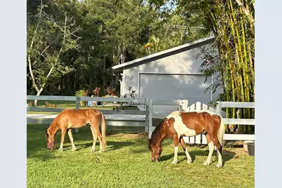 2070 59th Street, Sarasota, FL 34243 - Photo 3