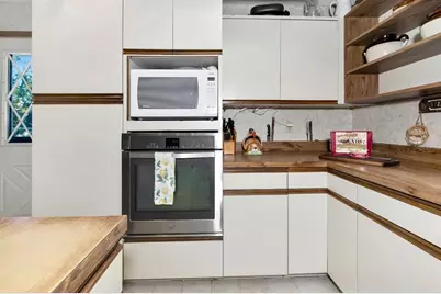 2070 59th Street, Sarasota, FL 34243 - Photo 9