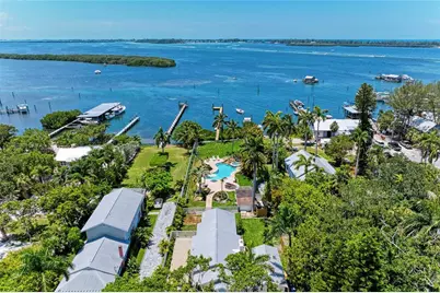 12204 45th Avenue Drive W, Cortez, FL 34215 - Photo 3