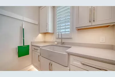 5930 Briarwood Avenue, Sarasota, FL 34231 - Photo 49