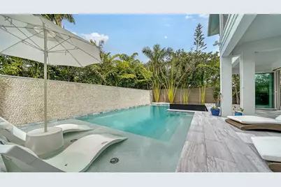 5930 Briarwood Avenue, Sarasota, FL 34231 - Photo 15