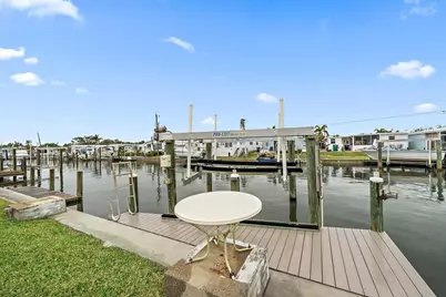 252 Aloha Drive, Palmetto, FL 34221 - Photo 9