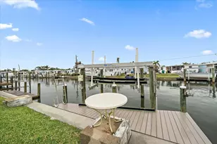 252 Aloha Dr, Palmetto, FL 34221 - Photo 9