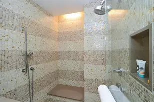 915 Seaside Dr, Sarasota, FL 34242 - Photo 15