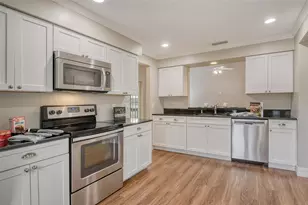 4375 Trails Dr, Sarasota, FL 34232 - Photo 7