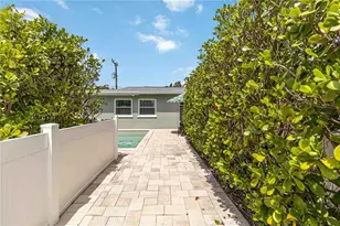 424 62nd St, Holmes Beach, FL 34217 - Photo 5