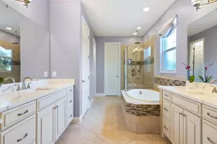 5742 Hydrangea Cir, Sarasota, FL 34238 - Photo 21