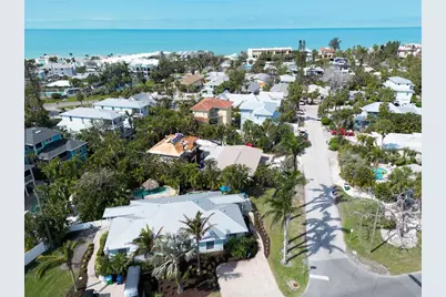5608 Holmes Boulevard, Holmes Beach, FL 34217 - Photo 37