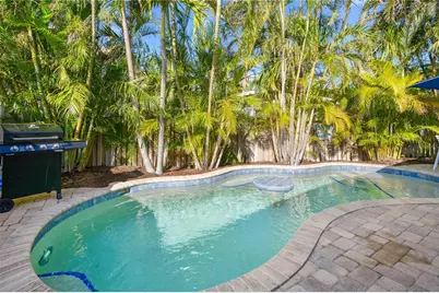 5608 Holmes Boulevard, Holmes Beach, FL 34217 - Photo 33