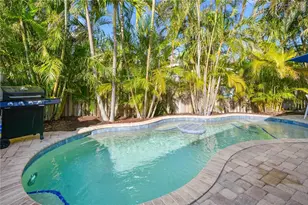 5608 Holmes Blvd, Holmes Beach, FL 34217 - Photo 33