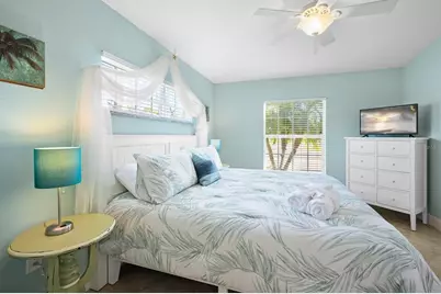 5608 Holmes Boulevard, Holmes Beach, FL 34217 - Photo 19